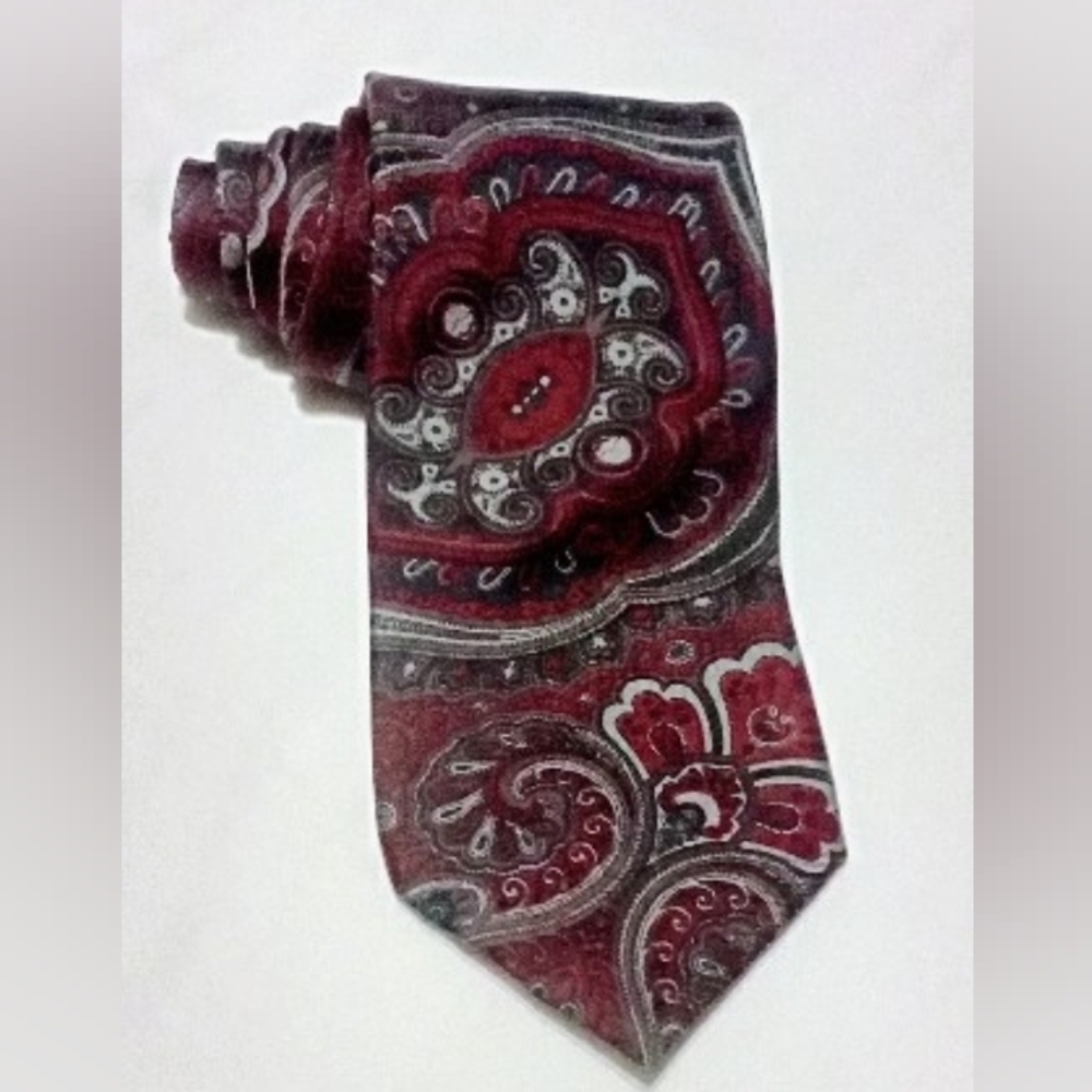 Oscar De la Renta Red Paisley Tie
